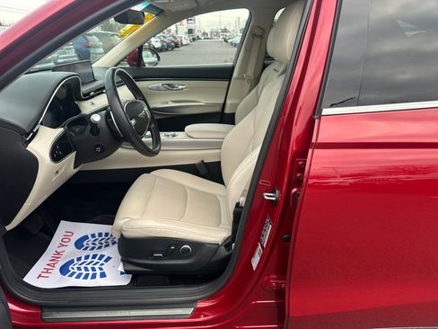 Used 2023 Genesis GV70 2.5T w/ Select Package image 9