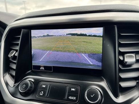 Used 2022 GMC Acadia SLE w/ Driver Convenience Package FWD image 15