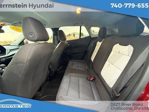 Used 2025 Chevrolet Trax LS w/ LS Convenience Package image 19