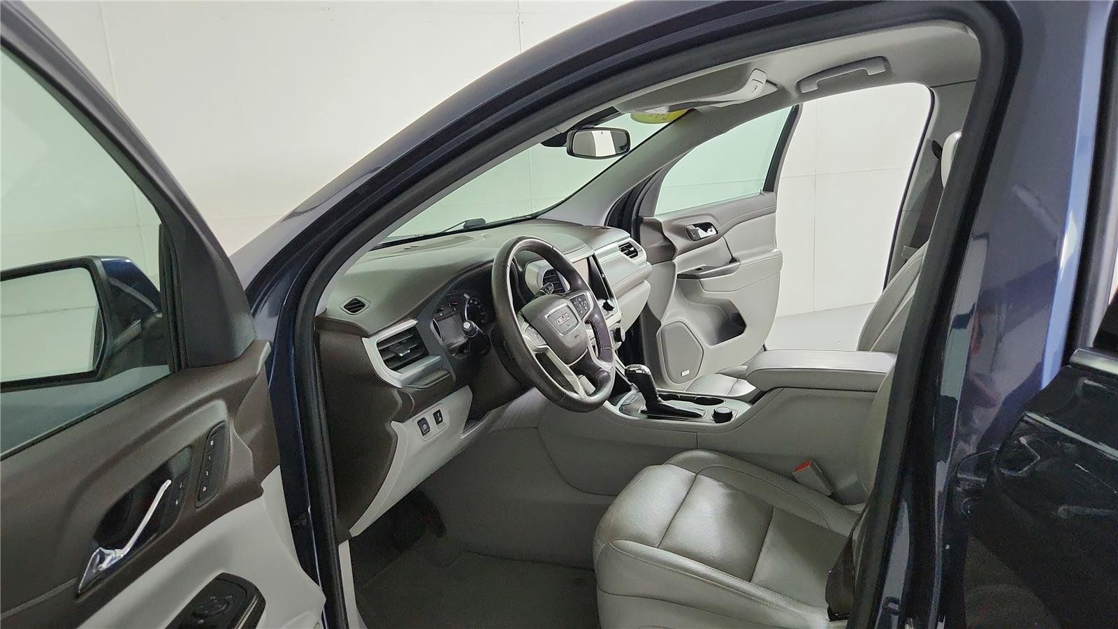 Used 2019 GMC Acadia SLT AWD/4WD image 16