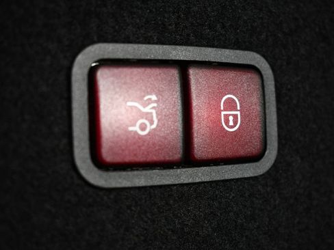 Used 2018 Mercedes-Benz S 560 Sedan image 14