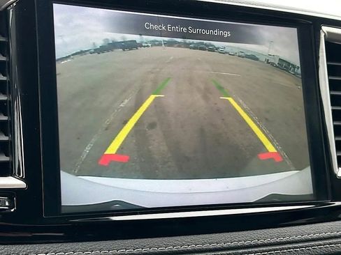 Used 2024 Chrysler Pacifica Select image 29