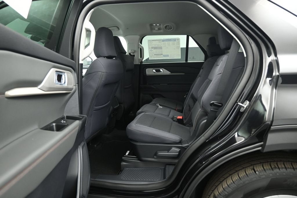 New 2026 Ford Explorer Active RWD image 19
