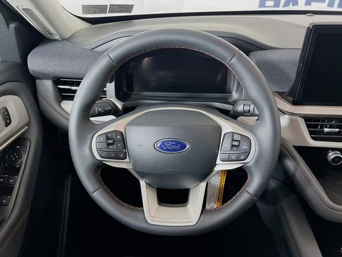 Used 2025 Ford Explorer Active image 15