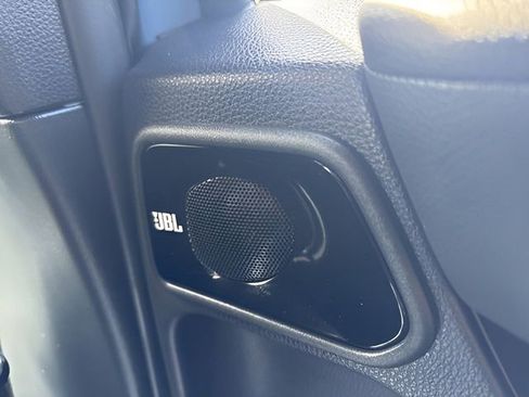 Used 2025 Toyota 4Runner Limited AWD/4WD image 18