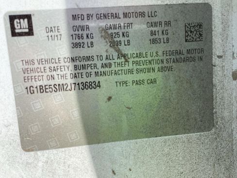 Used 2018 Chevrolet Cruze LT w/ Sun And Sound Package FWD image 9