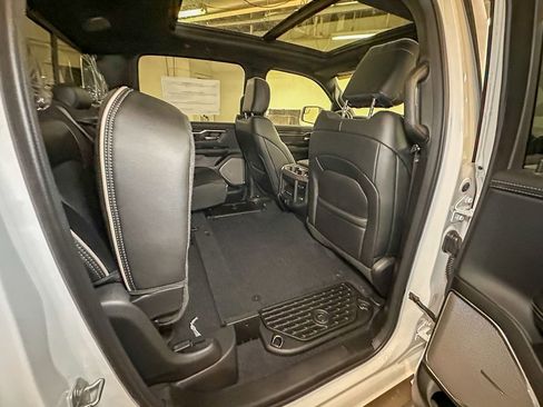 New 2026 RAM 1500 Laramie AWD/4WD image 4