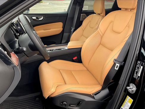 Used 2023 Volvo XC60 B5 Ultimate w/ Protection Package Premier image 29