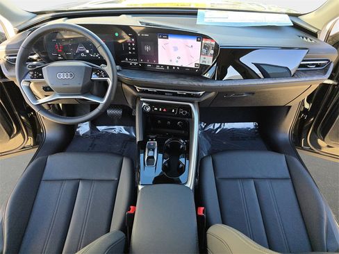 New 2025 Audi Q5 Premium image 9
