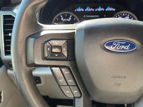 Used 2019 Ford F550 4x4 Crew Cab Super Duty w/ XLT Value Package image 32