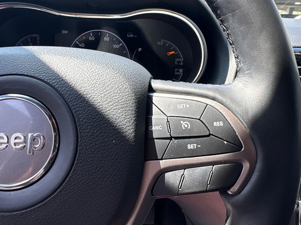 Used 2020 Jeep Grand Cherokee Altitude RWD image 22