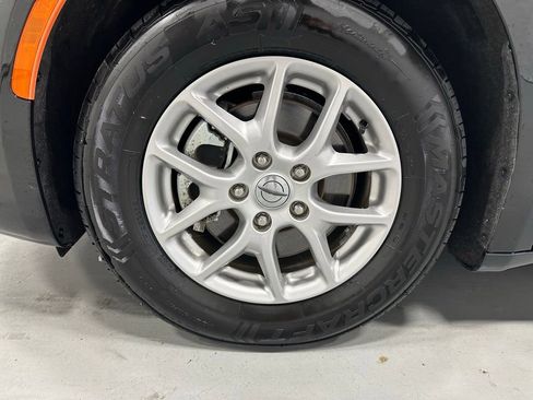 Used 2023 Chrysler Pacifica Touring-L image 66