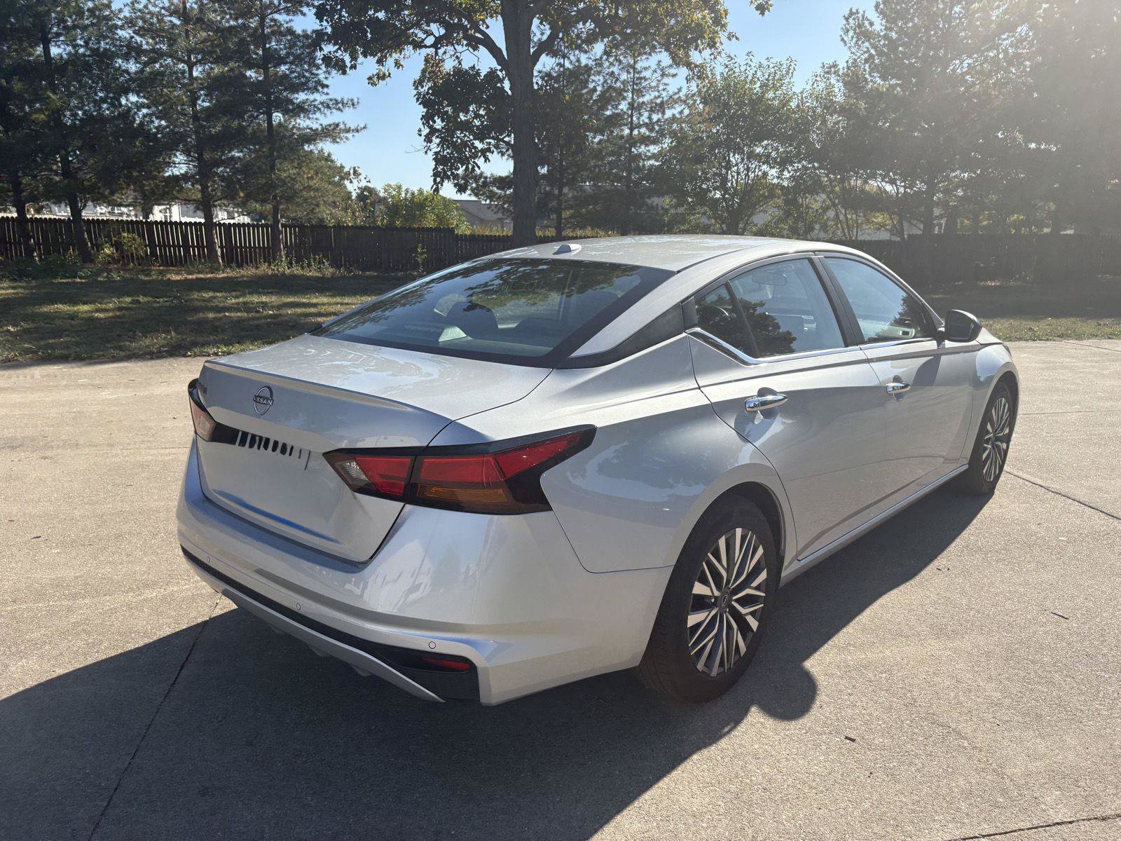 Used 2025 Nissan Altima 2.5 SV FWD image 8