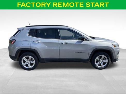 Used 2024 Jeep Compass Latitude w/ Convenience Group AWD/4WD image 6