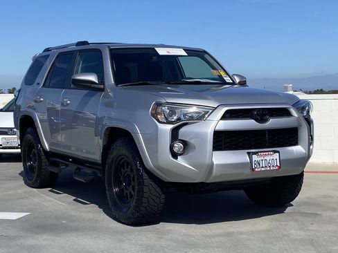 Certified 2019 Toyota 4Runner SR5 image 2