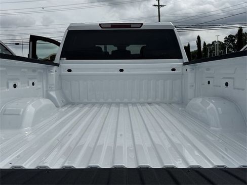New 2026 GMC Sierra 2500 SLE image 10