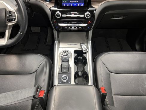 Used 2023 Ford Explorer Limited w/ Limited Technology Package image 26