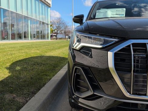New 2025 Audi Q3 2.0T Premium image 36