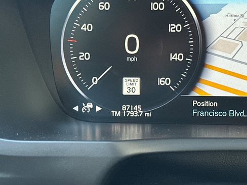 Used 2019 Volvo XC90 T6 Momentum w/ Advanced Package image 28