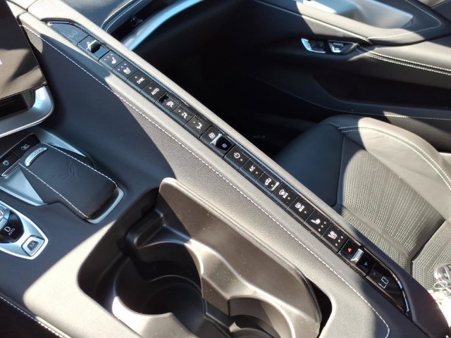 Used 2025 Chevrolet Corvette Stingray Preferred Cpe w/ Z51 Performance Package RWD image 18