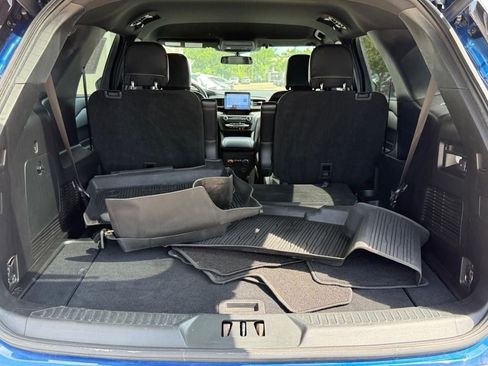Used 2020 Ford Explorer XLT w/ Equipment Group 202A AWD/4WD image 5