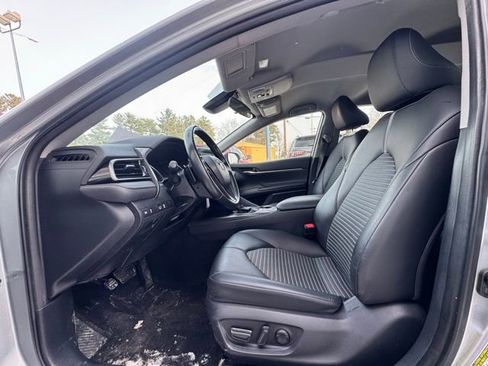 Used 2023 Toyota Camry SE image 10