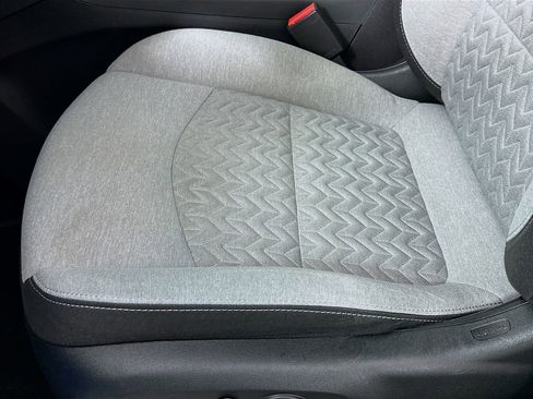 Used 2024 Chevrolet Equinox LS w/ LS Convenience Package image 19