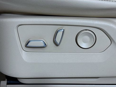 Used 2023 Cadillac Escalade ESV Premium Luxury image 21