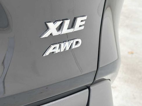 Used 2025 Toyota RAV4 XLE AWD/4WD image 28