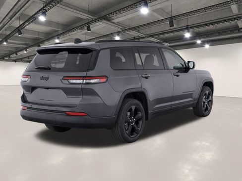 Used 2023 Jeep Grand Cherokee L Laredo RWD image 4