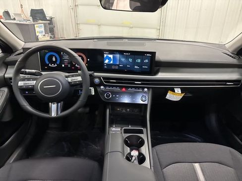 Used 2026 Hyundai Sonata SEL FWD image 10