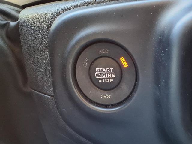 Used 2022 Jeep Wrangler Unlimited Sahara AWD/4WD image 9