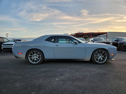 Used 2022 Dodge Challenger GT w/ Plus Package image 17