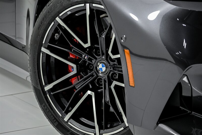 Used 2025 BMW M5 Touring AWD/4WD image 3
