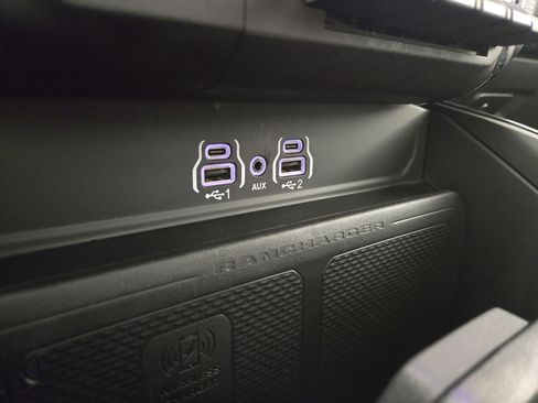 Used 2025 RAM 1500 Laramie AWD/4WD image 29
