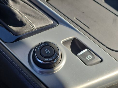 Used 2016 Chevrolet Corvette Stingray Z51 w/ 2LT Preferred Equipment Group image 22