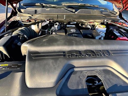 Used 2024 RAM 3500 Big Horn w/ Sport Appearance Package image 9