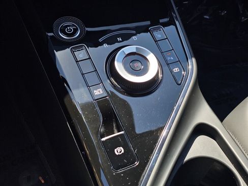 Certified 2024 Kia Niro Wind FWD image 18