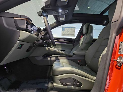 New 2025 Porsche Macan Electric image 23