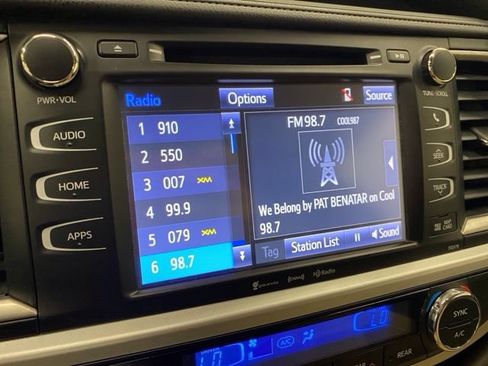Used 2018 Toyota Highlander XLE AWD/4WD image 7