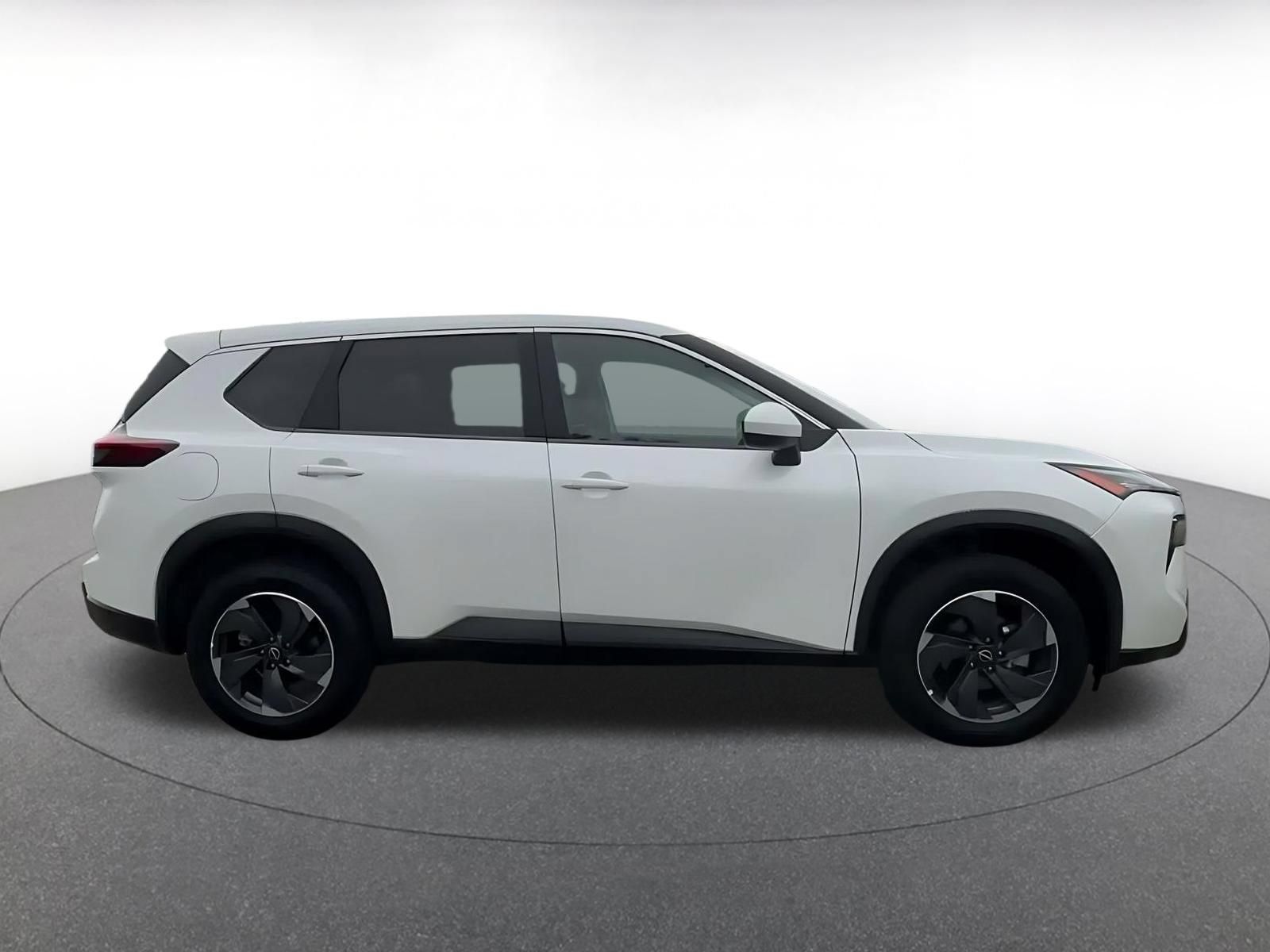 Used 2025 Nissan Rogue SV FWD image 15