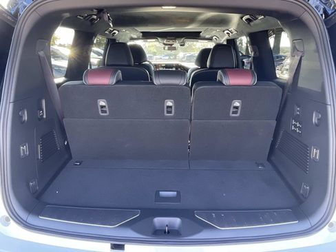 Certified 2025 INFINITI QX80 Autograph image 8