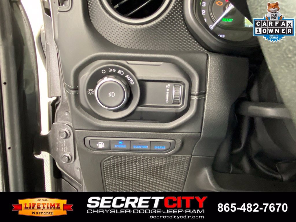 Used 2024 Jeep Wrangler Unlimited Rubicon 4xe w/ Technology Group AWD/4WD image 13