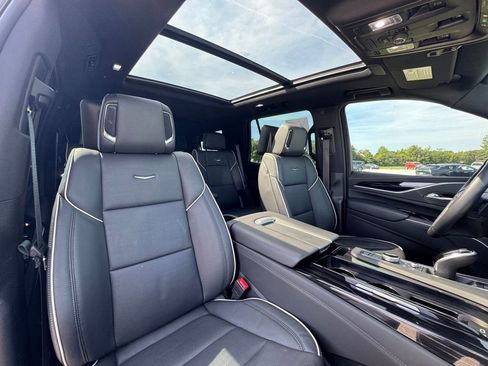 Certified 2024 Cadillac Escalade Sport w/ LPO, ONYX Package AWD/4WD image 30
