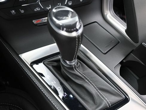 Used 2016 Chevrolet Corvette Z06 w/ 3LZ Preferred Equipment Group RWD image 34