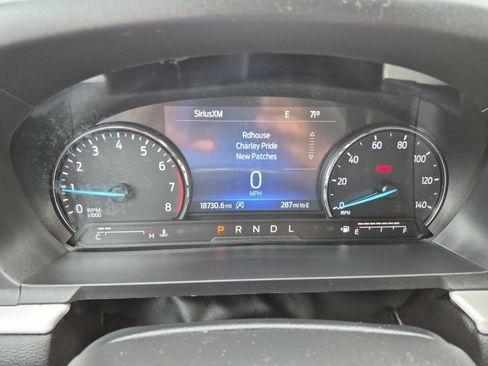 Used 2024 Ford Explorer XLT RWD image 19