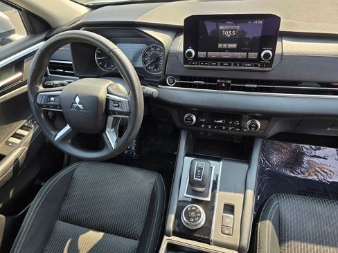 Used 2022 Mitsubishi Outlander ES AWD/4WD image 11