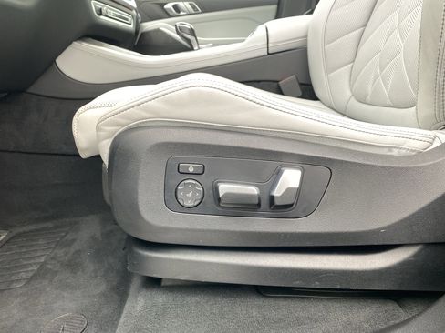 Used 2023 BMW X5 xDrive40i w/ M Sport Package image 26