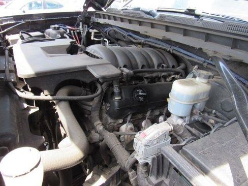 Used 2018 Chevrolet Silverado 1500 LT AWD/4WD image 35