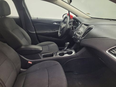Used 2017 Chevrolet Cruze LT w/ Convenience Package image 21
